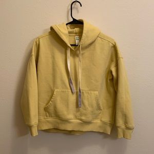 Cropped yellow hoodie